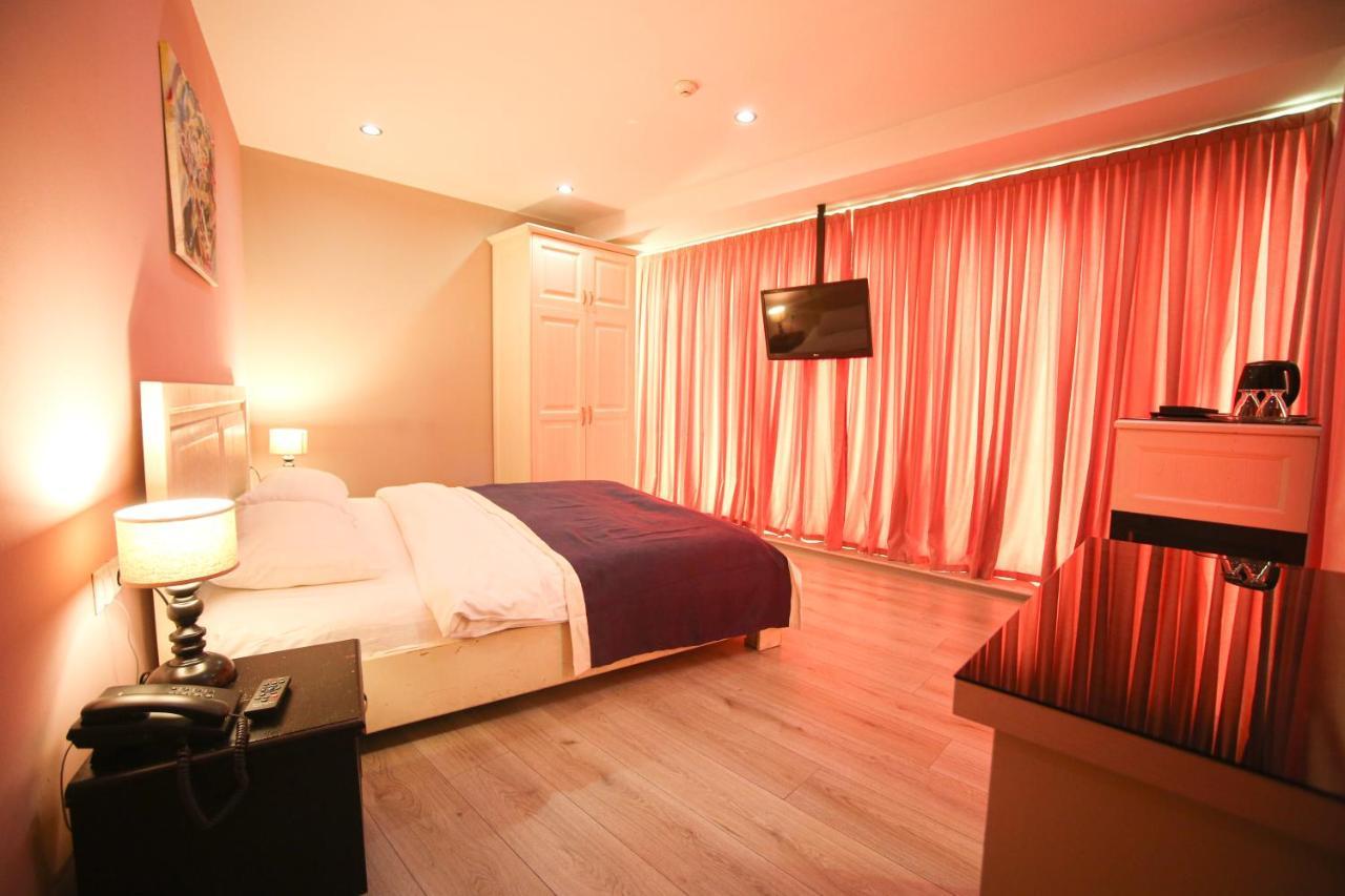 Dolabauri Hotel Tbilisi ภายนอก รูปภาพ