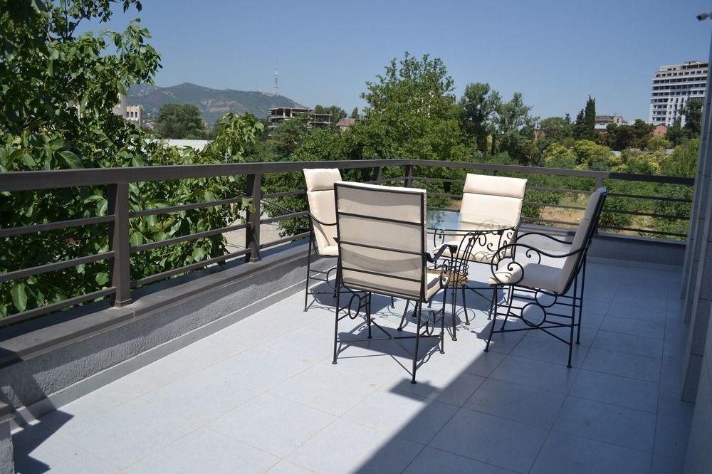 Dolabauri Hotel Tbilisi ภายนอก รูปภาพ